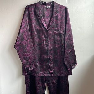 Chanteuse printed satin button front v-neck elastic waist pajama set size XL
